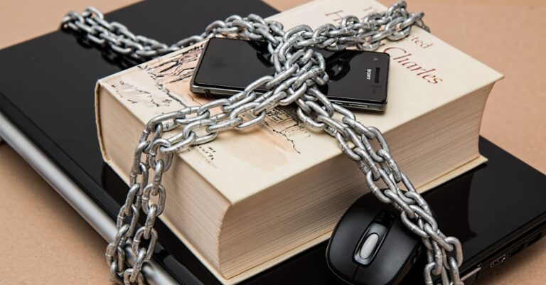 découvrez tout sur la confidentialité, la protection des données personnelles et les meilleures pratiques pour sécuriser votre vie numérique.